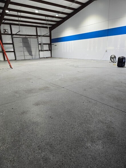 More Photos Of 600 S Cherry Ln, White Settlement Light Distribution For Lease