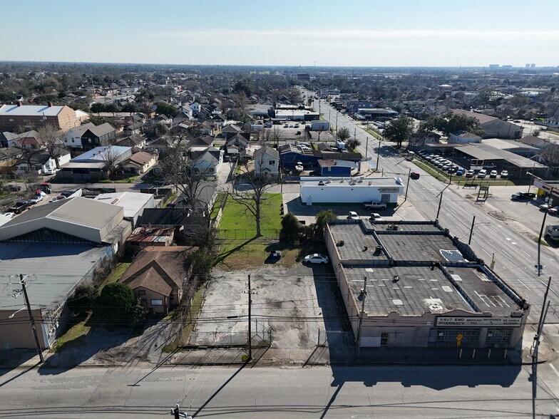 More Photos Of 6802 Navigation Blvd, Houston General Retail For Sale