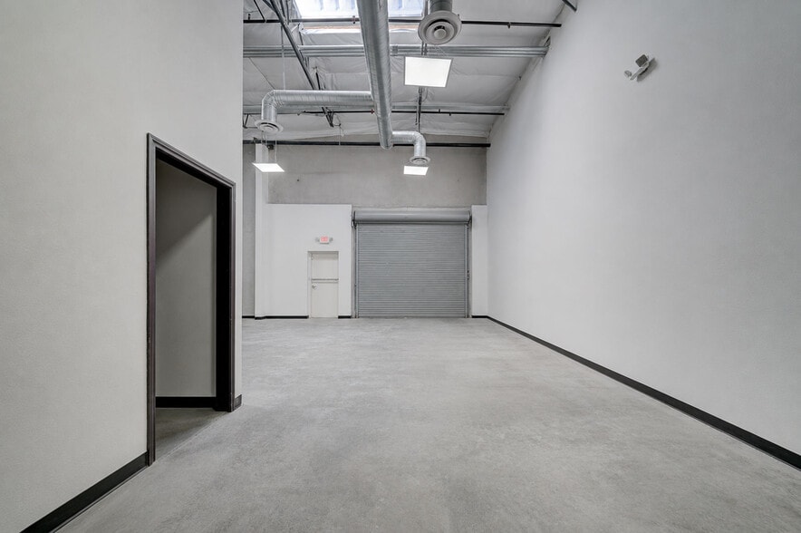 More Photos Of 3068 E Sunset Rd, Las Vegas Warehouse For Sale