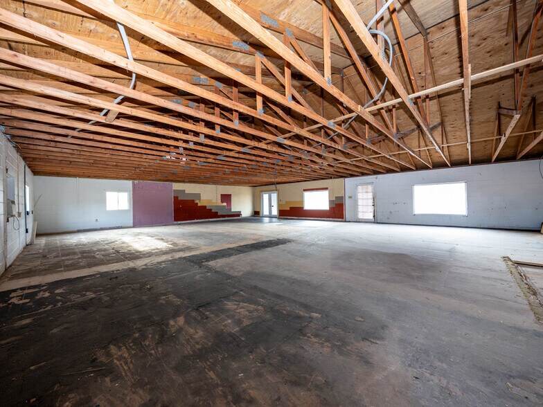 More Photos Of 6857 Cruso Rd, Canton Storefront Retail Office For Lease