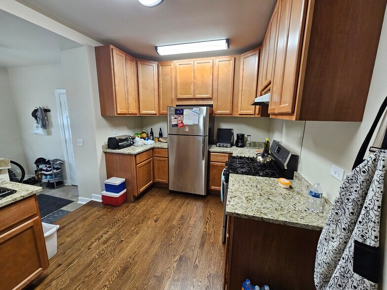More Photos Of 5155 W Byron St, Chicago Apartments For Sale