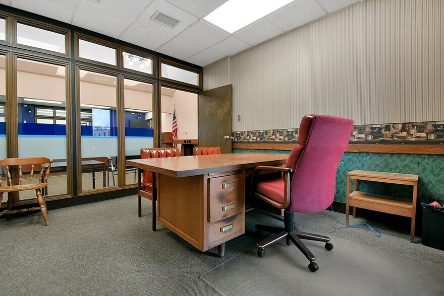 More Photos Of 245 N Seltzer St, Crestline Bank For Sale