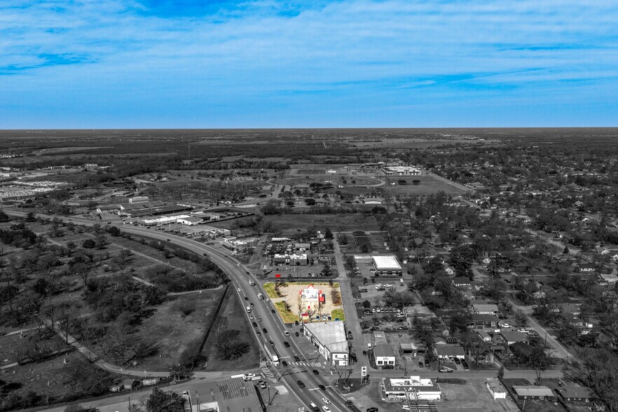 More Photos Of 1014 W Moore Ave, Terrell Restaurant For Sale