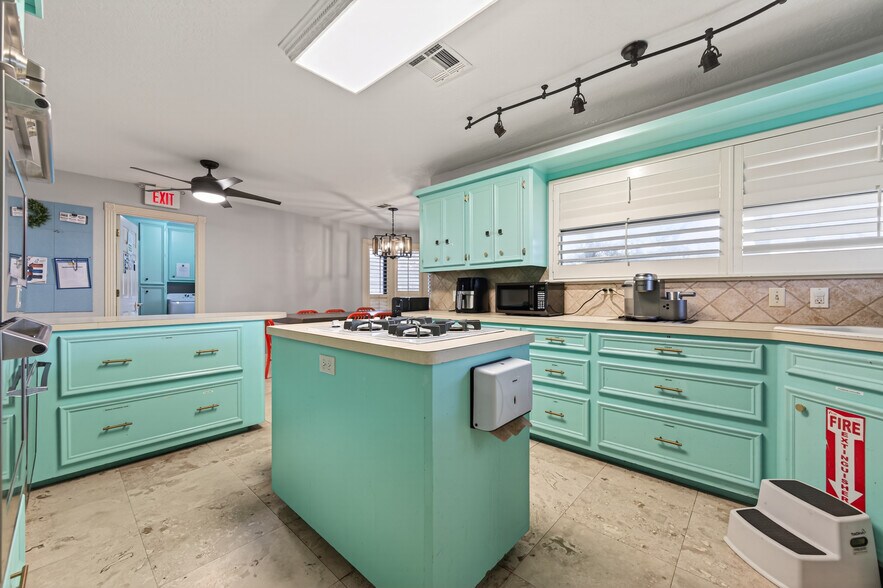 More Photos Of 8911 West Ln, Magnolia Office For Sale