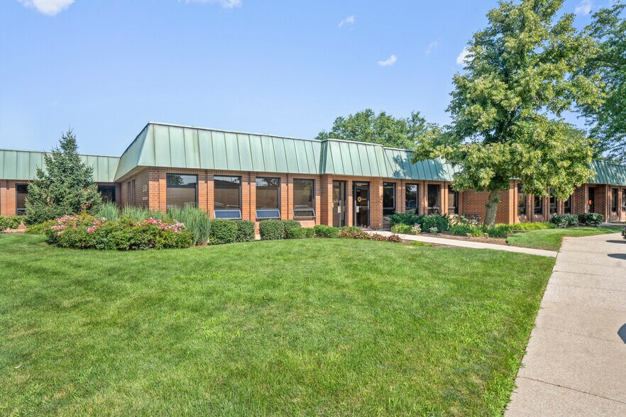 Primary Photo Of 1323 Butterfield Rd, Downers Grove Unknown For Lease