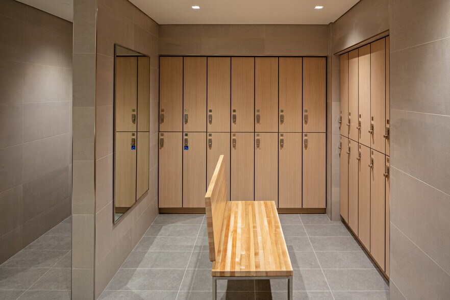 More Photos Of 2100 L St NW, Washington Office For Lease