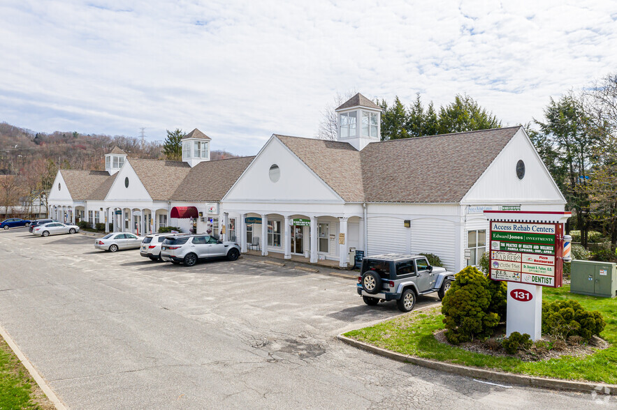 Primary Photo Of 131 Main St, Thomaston Office For Lease