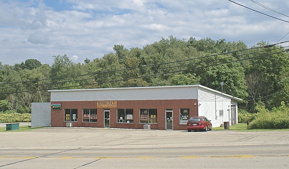 More Photos Of 550 Connellsville St, Uniontown Storefront For Sale
