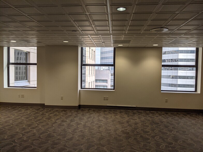 More Photos Of 112 S Tryon St, Charlotte Office Residential For Sale