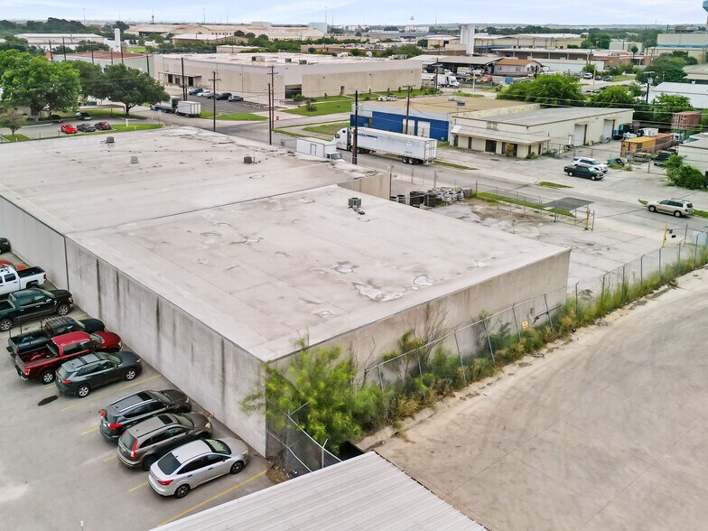 More Photos Of 1053 Grubb St, San Antonio Service For Sale