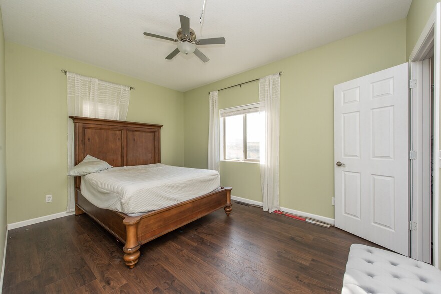 More Photos Of 13603 38th St SW, Belfield Flex For Lease