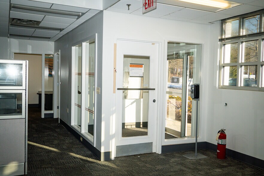 More Photos Of 333 N Main St, Lambertville General Retail For Lease