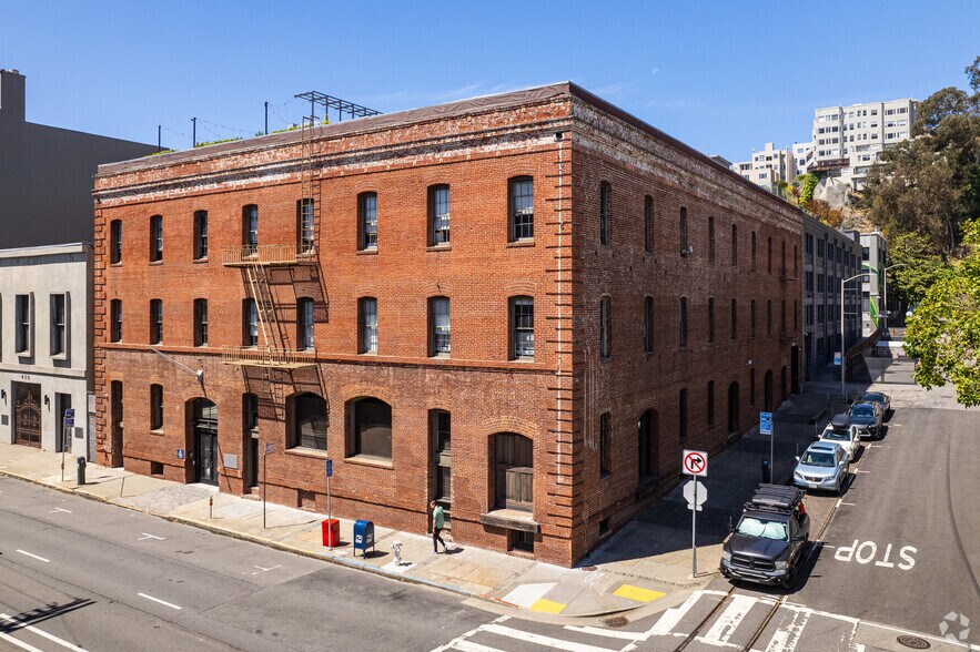 Primary Photo Of 945 Battery St, San Francisco Office For Lease
