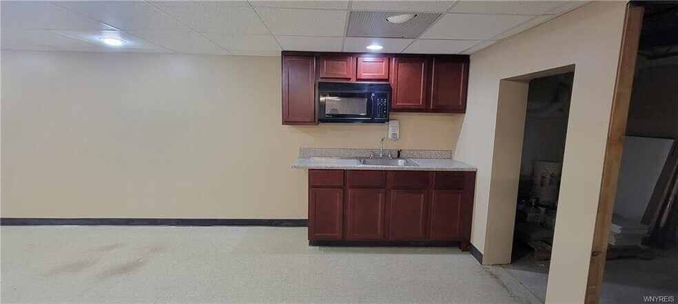 More Photos Of 5879 Snyder Dr, Lockport Medical For Sale