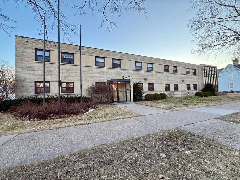 More Photos Of 176 8th St, Winona Office Residential For Sale