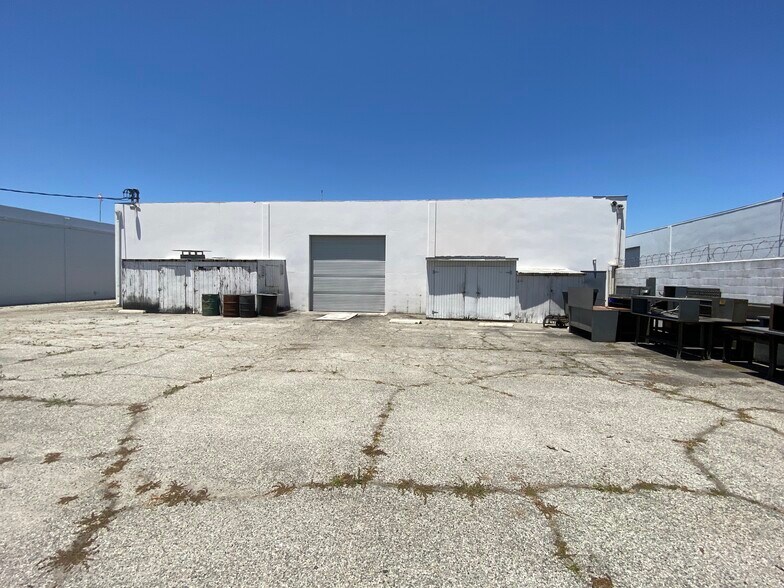 More Photos Of 2110 E Cherry Industrial Cir, Long Beach Distribution For Sale