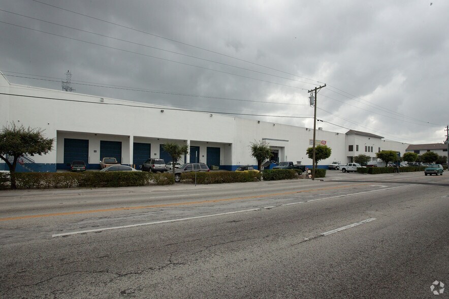 More Photos Of 2525 W 4th Ave, Hialeah Manufacturing For Sale
