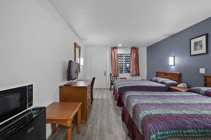 More Photos Of 4021 N 27th Ave, Phoenix Hotel For Sale