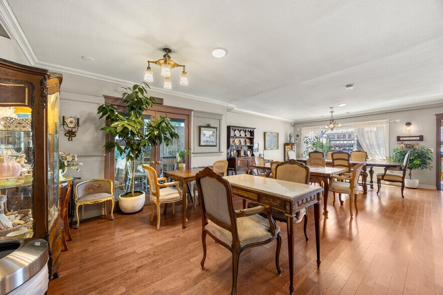 More Photos Of 419 W Commonwealth Ave, Fullerton Restaurant For Sale