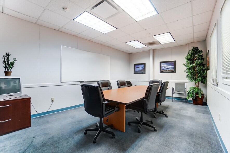 More Photos Of 9635 Southern Pine Blvd, Charlotte Coworking Space