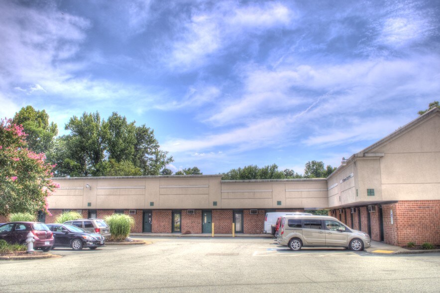 Primary Photo Of 7921 W Broad St, Richmond Flex For Lease