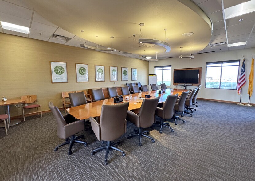 More Photos Of 5651 Balloon Fiesta Pky NE, Albuquerque Office For Lease