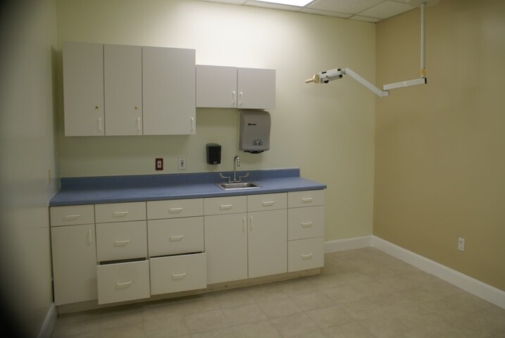 More Photos Of 203 N College Ave, Cleveland Medical For Sale