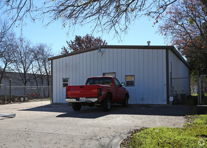 More Photos Of 7621 Harwell St, Fort Worth Light Distribution For Sale