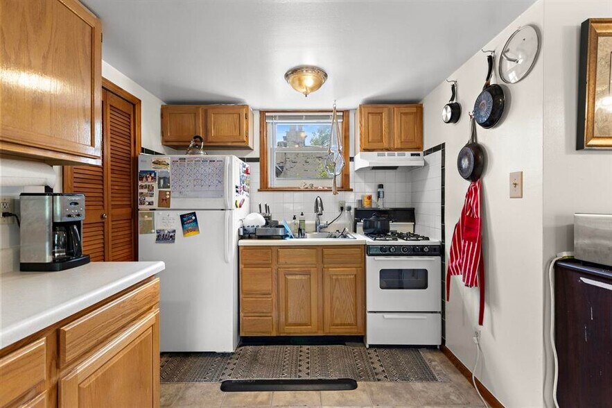 More Photos Of 24 W Hamilton Pl, Jersey City Multifamily For Sale