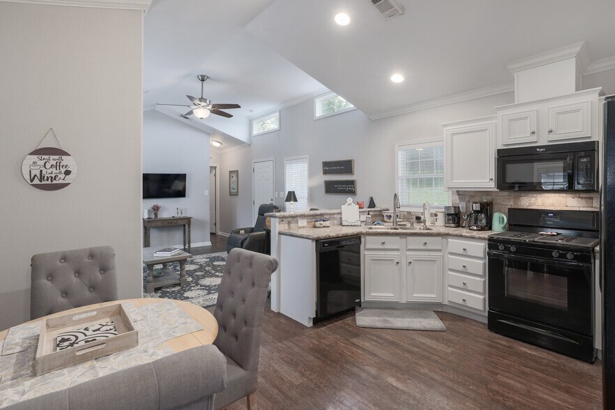 More Photos Of 2550 Bell Springs Rd, Dripping Springs Lodge Meeting Hall For Sale