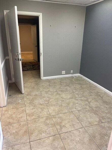 More Photos Of 2331 N State Road 7, Lauderhill Office For Lease