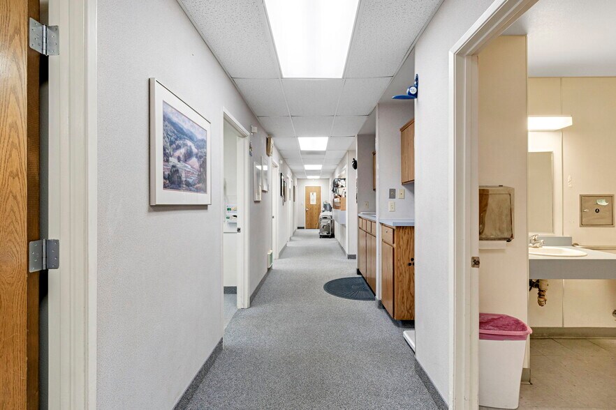 More Photos Of 1260 E Almond Ave, Madera Medical For Sale