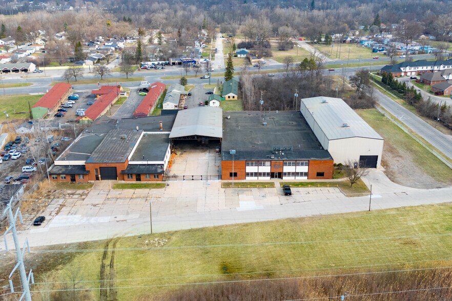 More Photos Of 28530 Reynolds St, Inkster Manufacturing For Sale