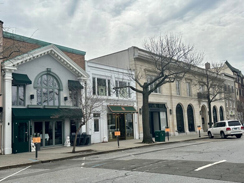 More Photos Of 255 Greenwich Ave, Greenwich Storefront Retail Office For Lease