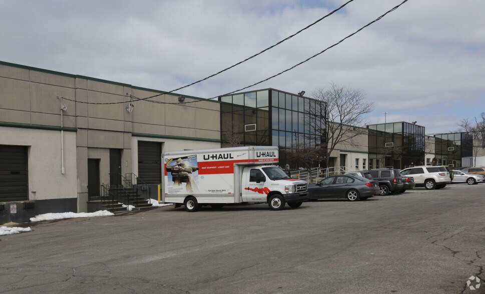 More Photos Of 74-124 Cummings Park, Woburn Flex For Sale