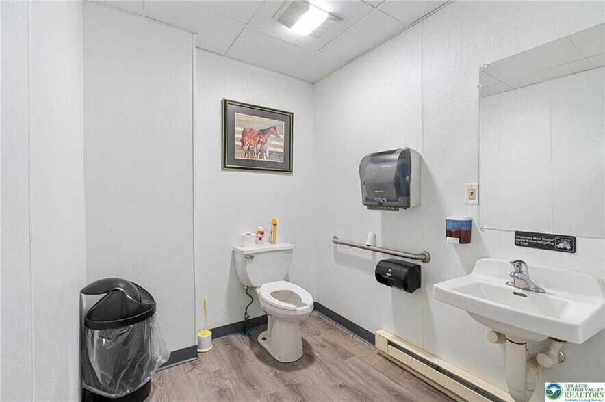 More Photos Of 915 W Hamilton St, Allentown Office Residential For Sale