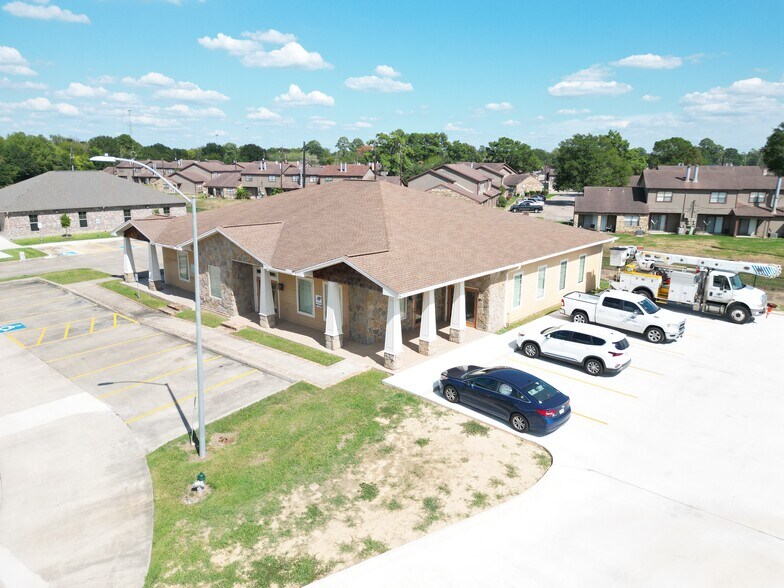 More Photos Of 4 Bayoubrandt Dr, Beaumont Medical For Sale
