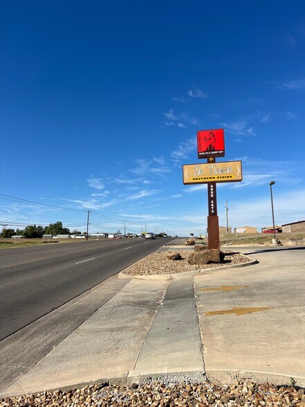 More Photos Of 10811 NE 23rd St, Spencer Restaurant For Lease