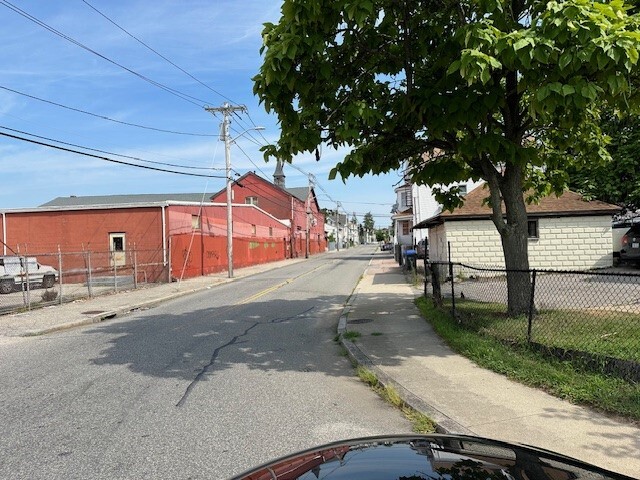 More Photos Of 333 Bucklin St, Providence Manufacturing For Sale