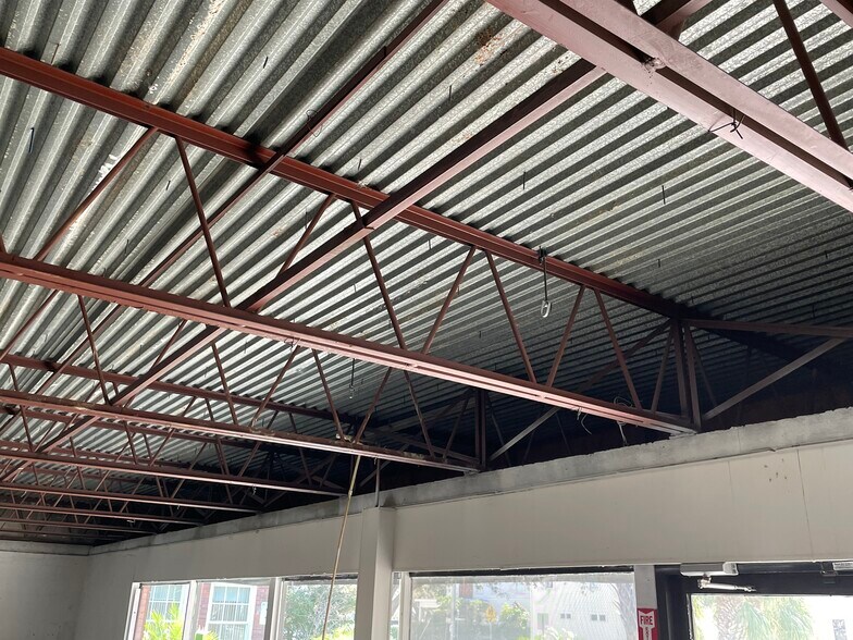 More Photos Of 1021 W Swann Ave, Tampa Supermarket For Lease