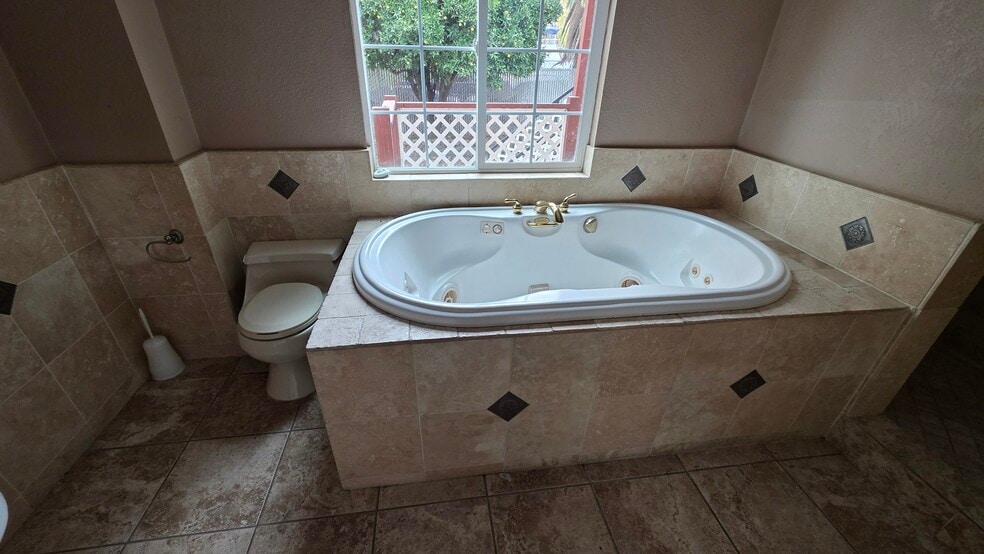 More Photos Of 14 S Union St, Stockton Multifamily For Sale