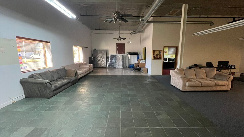 More Photos Of 123 N 10th Ave, Melrose Park Warehouse For Lease