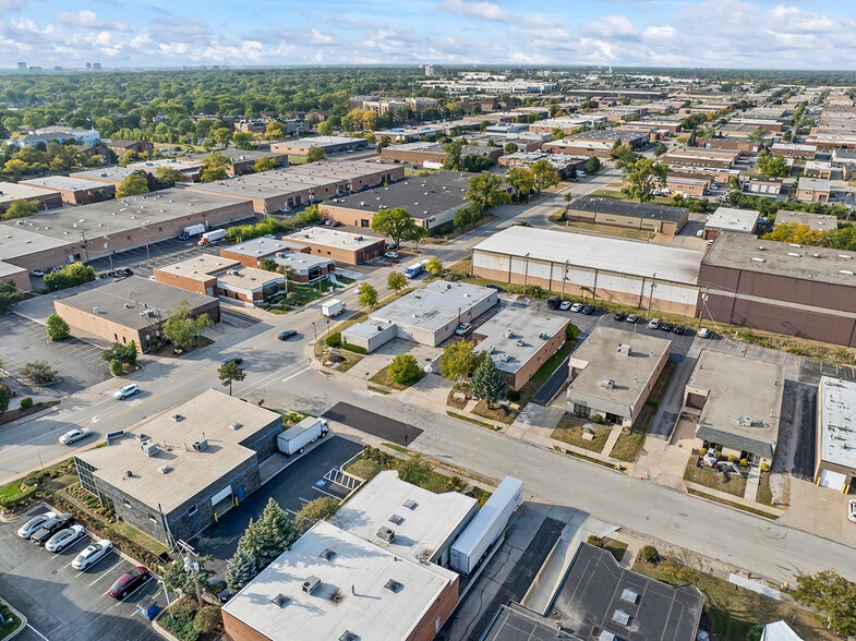 More Photos Of 875 Lively Blvd, Elk Grove Village Warehouse For Lease