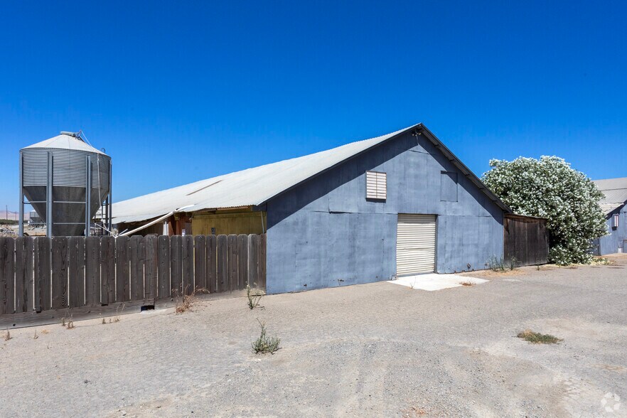 More Photos Of 133 S Whitworth Rd, Newman Warehouse For Lease