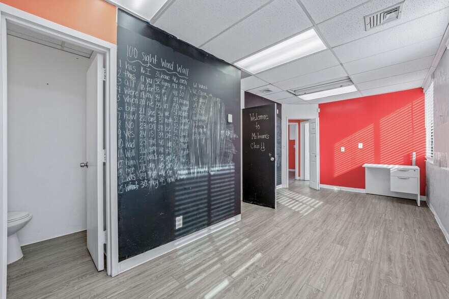 More Photos Of 30 S Ocean Ave, Freeport Loft Creative Space For Lease