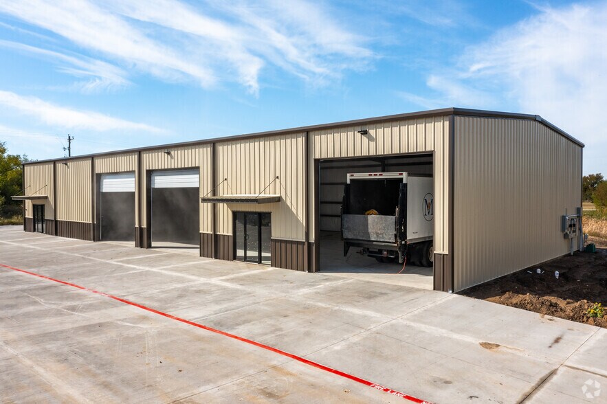 More Photos Of 2346 Seaborn Rd, Ponder Unknown For Lease