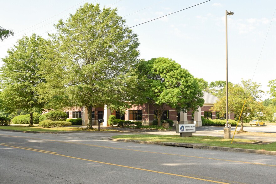 More Photos Of 2117 Veterans Dr SE, Decatur Healthcare For Sale