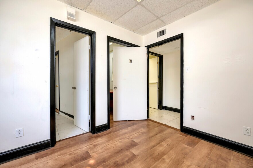 More Photos Of 2200 Evans Ave, Fort Worth Medical For Sale