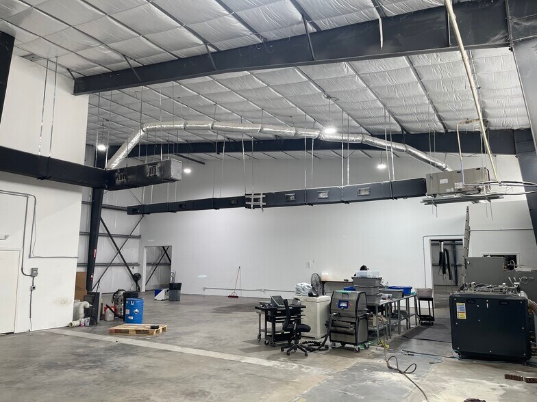More Photos Of 22924 Kuykendahl Rd, Spring Light Manufacturing For Lease