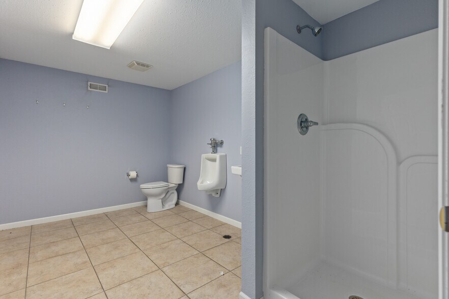 More Photos Of 20586 Old Route 66 Hwy, Staunton Office For Sale